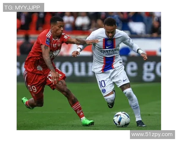 内马尔法甲表现亮眼，卫冕冠军巴黎圣日耳曼队再次登顶排行榜